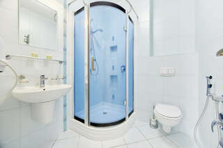 Гостиница Кристалл Зеленоградск Двухместный номер с 1 кроватью или 2 отдельными кроватями-1