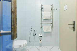 Гостиница Кристалл Зеленоградск Cемейный номер с собственной ванной комнатой-3